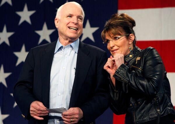 U.S. Senator John McCain (R-AZ) and former Alaska Governor and vice presidential candidate Sarah Palin acknowledge the crowd during a campaign rally for McCain at the Pima County Fairgrounds in Tucson, Arizona March 26, 2010 U.S. Senator John McCain (R-AZ) and former Alaska Governor and vice presidential candidate Sarah Palin acknowledge the crowd during a campaign rally for McCain at the Pima County Fairgrounds in Tucson, Arizona March 26, 2010 - Sputnik International