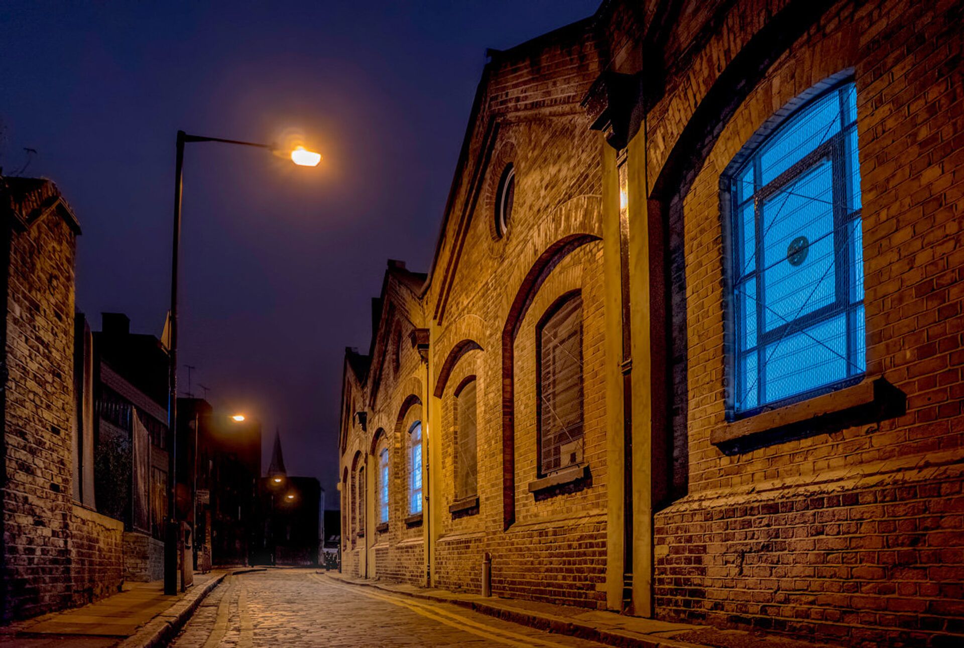 The streets of Whitechapel in east London (pictured) have changed a great deal since 1888, largely due to the introduction of electric lighting - Sputnik International, 1920, 07.10.2021