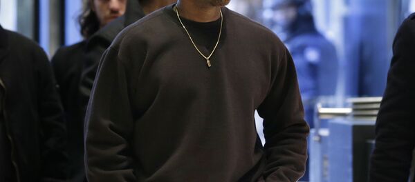 Kanye West enters Trump Tower in New York, Tuesday, Dec. 13, 2016 Kanye West enters Trump Tower in New York, Tuesday, Dec. 13, 2016 - Sputnik International
