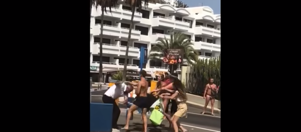 Bystanders record violent weekend fight in Spain's Puerto Rico de Gran Canaria Bystanders record violent weekend fight in Spain's Puerto Rico de Gran Canaria - Sputnik International