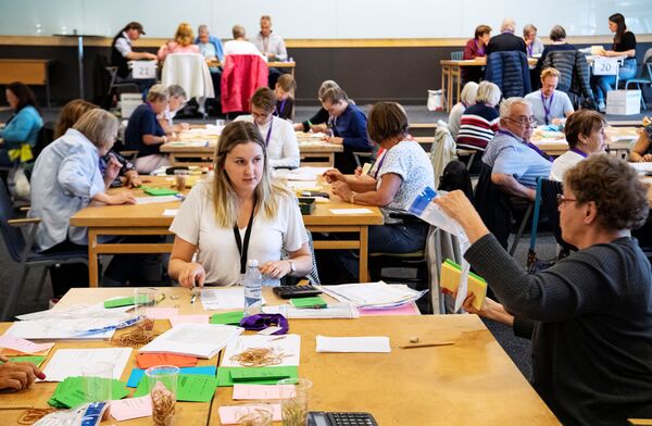 Election officials count ballot papers at a tally centre in Malmo, Sweden September 11, 2018 Election officials count ballot papers at a tally centre in Malmo, Sweden September 11, 2018 - Sputnik International