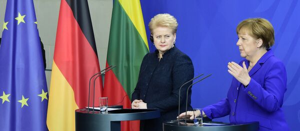 German Chancellor Angela Merkel and Lithuanian President Dalia Grybauskaite address the media after their meeting in Berlin on April 20, 2016 German Chancellor Angela Merkel and Lithuanian President Dalia Grybauskaite address the media after their meeting in Berlin on April 20, 2016 - Sputnik International