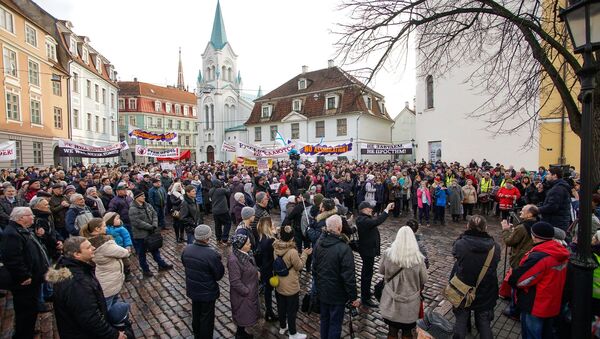 March of angry parents in Riga against the full transfer of schools into the Latvian language. - Sputnik International