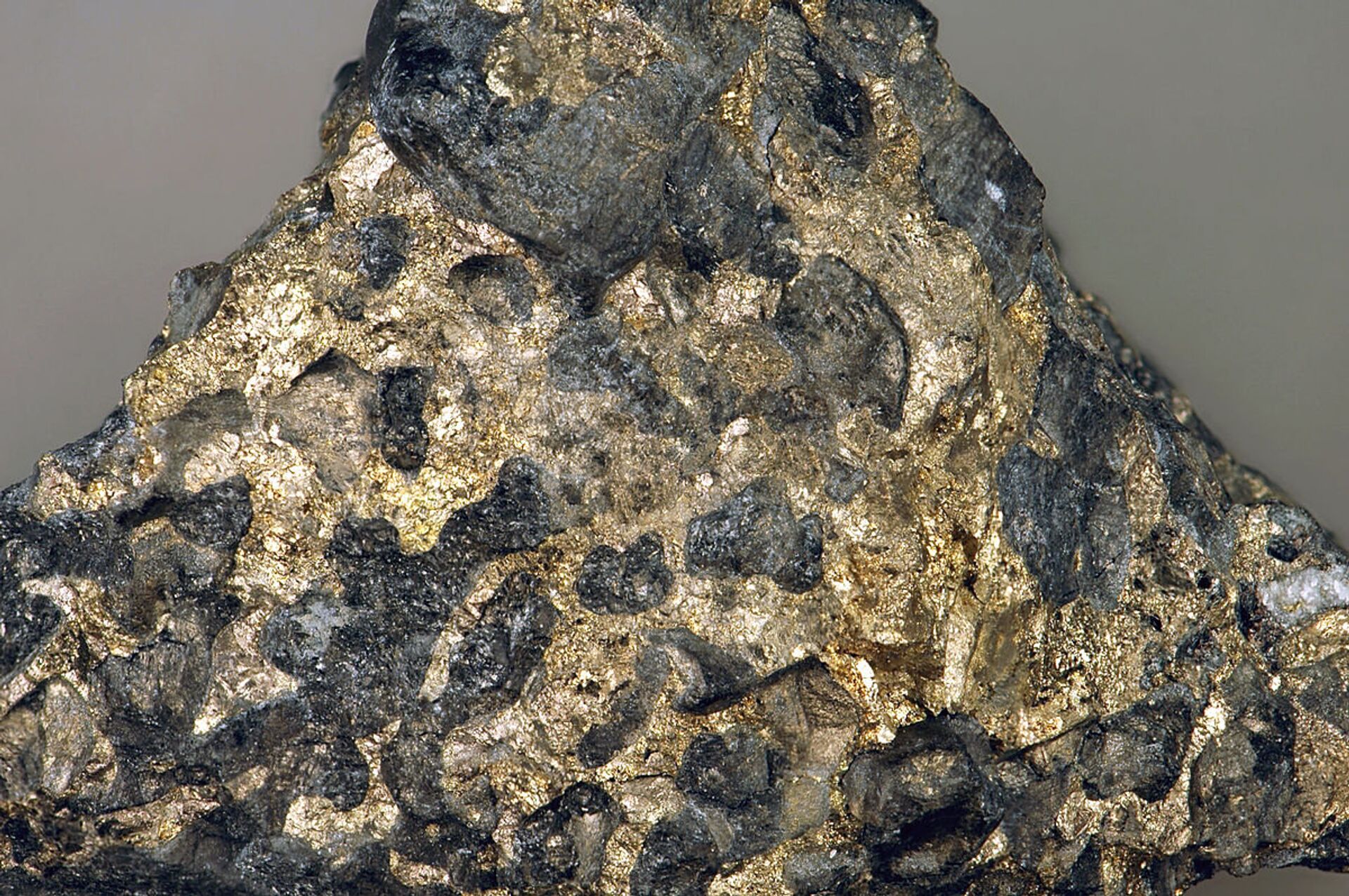 Sulfidic serpentintite platinum-palladium ore, Stillwater Mine. - Sputnik International, 1920, 13.04.2022