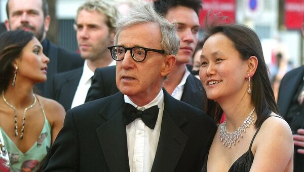 American director Woody Allen and his wife Soon-Yi Previn arrive for the screening of Match Point directed by Woody Allen, at the 58th international Cannes film festival, southern France, Thursday, May 12, 2005 - Sputnik International