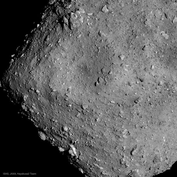 Asteroid Ryugu from Hayabusa2 Asteroid Ryugu from Hayabusa2 - Sputnik International