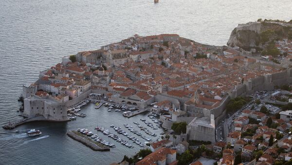 The port and tourist resort of Dubrovnik (pictured) in Croatia can only be reached by driving through Bosnia-Herzegovina - Sputnik International