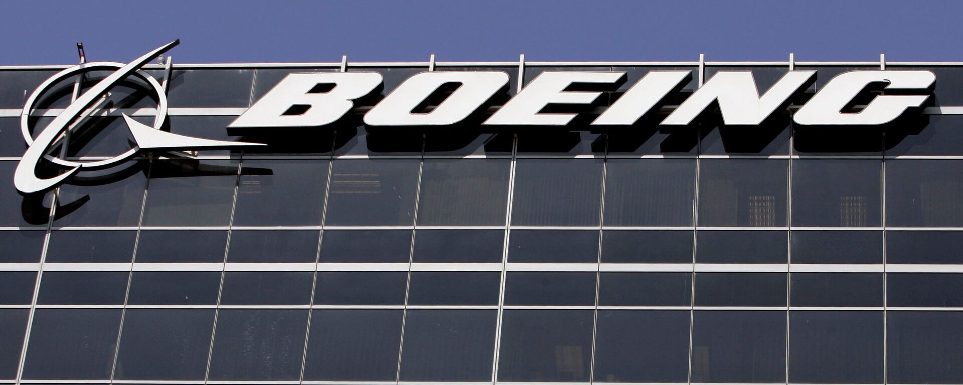 File-In this Wednesday, May 21,2008 file photo, the company logo for The Boeing Co., is displayed in El Segundo, Calif. Boeing Co. say it's cutting 1,100 jobs from its U.S. plants, most of them in Southern California, as it scales back production of its C-17 cargo planes. - Sputnik International, 1920, 19.01.2024