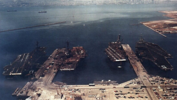 Four U.S. Navy aircraft carriers moored at the Naval Air Station Alameda, California (USA), 4 July 1974. Pictured from left to right are the carriers USS Coral Sea (CVA-43), USS Hancock (CVA-19), USS Oriskany (CVA-34) and USS Enterprise (CVAN-65) - Sputnik International