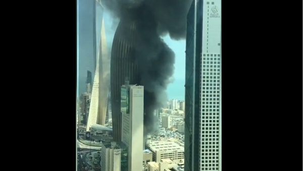 Fire rages at the National Bank of Kuwait headquarters in Kuwait City - Sputnik International