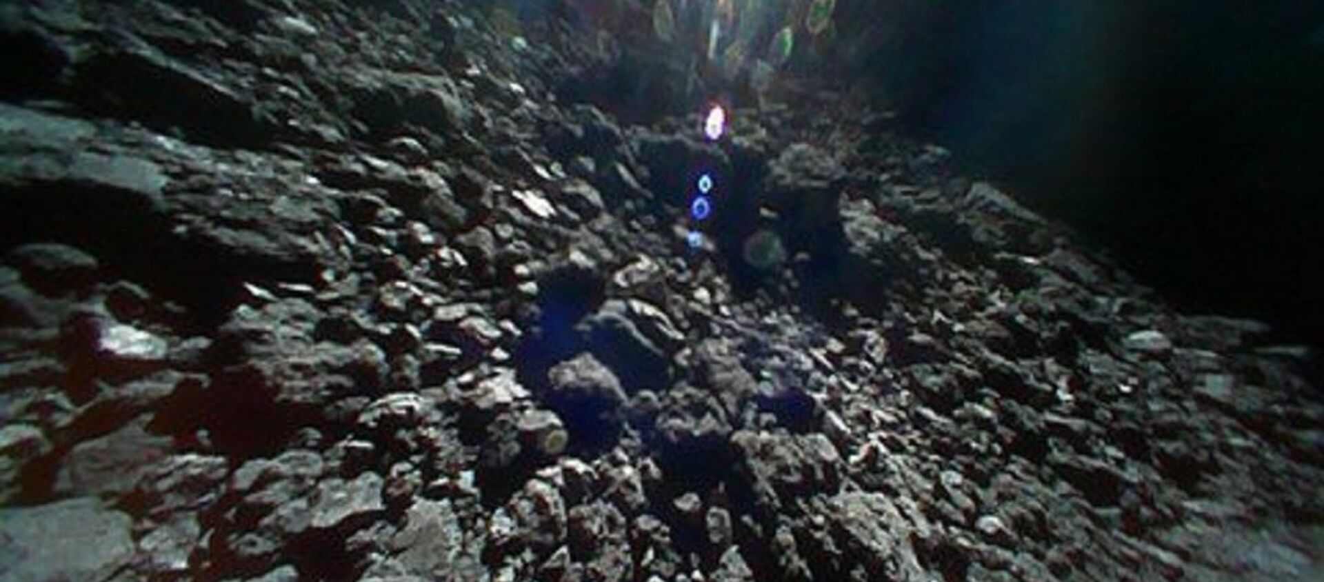 A photo taken from the surface of Ryugu asteroid - Sputnik International, 1920, 04.03.2021