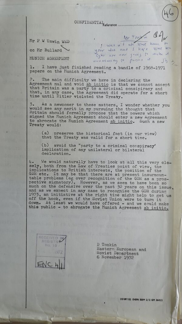 A note saying Britain does not agree Chamberlain was complicit in a criminal act.  - Sputnik International