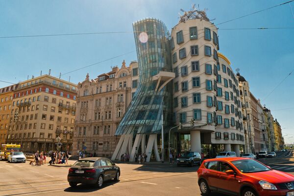World Architecture Day: Dancing House and Violin Building Spark Amazement - Sputnik International