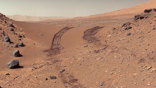  PIA17944: Curiosity's Color View of Martian Dune After Crossing It  - Sputnik International