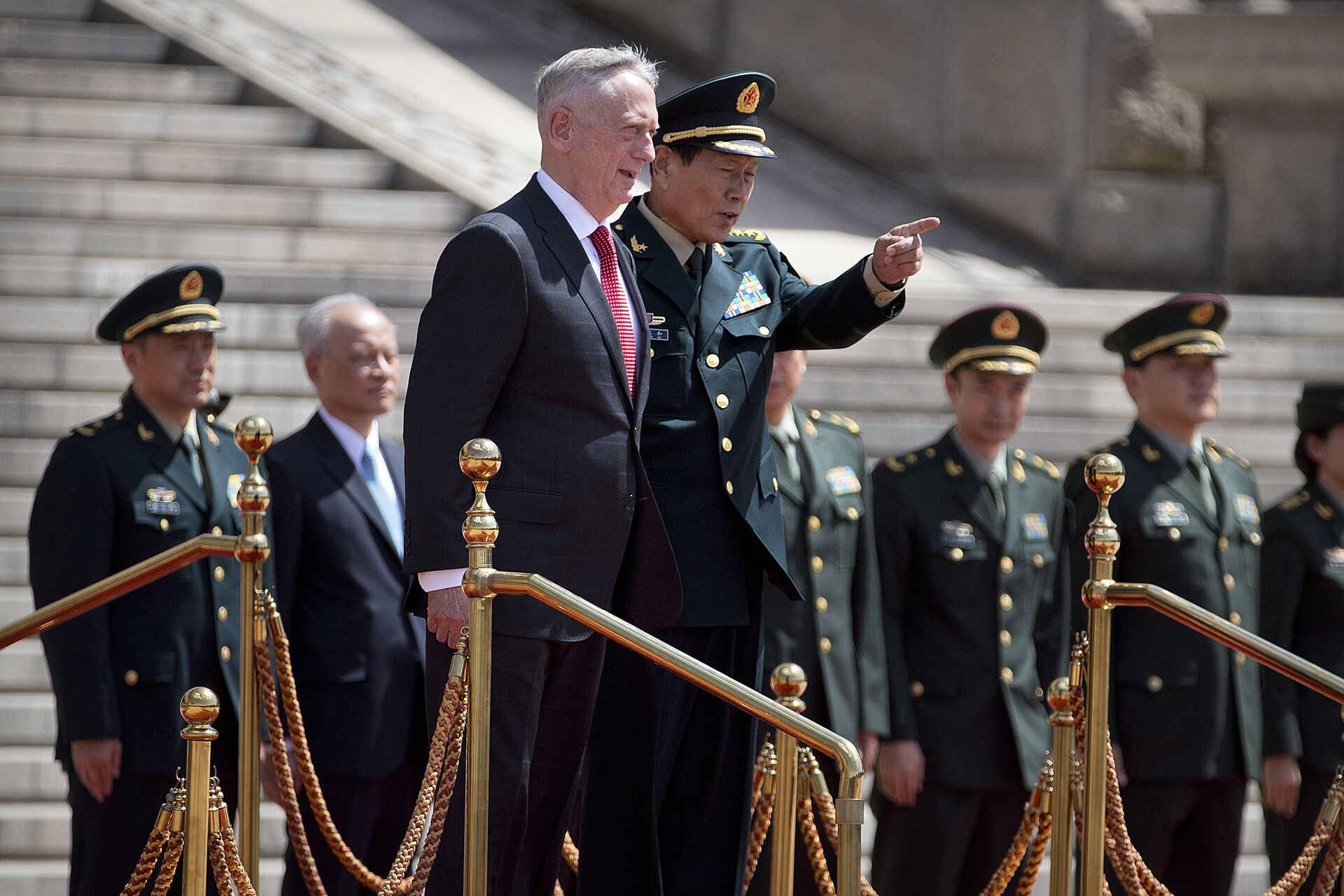 U.S. Defense Secretary Jim Mattis, center left, and China's Defense Minister Wei Fenghe stand together during a welcome ceremony at the Bayi Building in Beijing, Wednesday, June 27, 2018 - Sputnik International, 1920, 07.09.2021