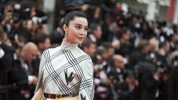 Fan Bingbing poses for photographers upon arrival at the screening of the film L'Amant Double at the 70th international film festival, Cannes, southern France, Friday, May 26, 2017. - Sputnik International