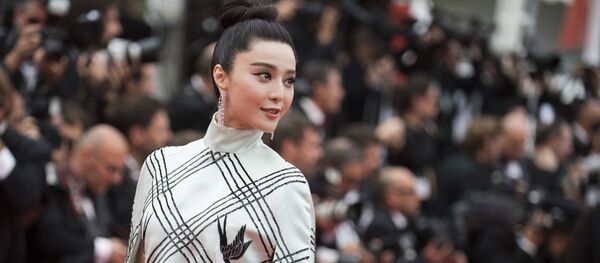 Fan Bingbing poses for photographers upon arrival at the screening of the film L'Amant Double at the 70th international film festival, Cannes, southern France, Friday, May 26, 2017. - Sputnik International