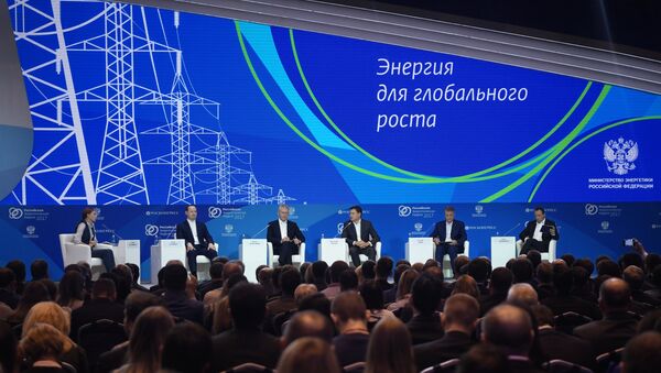 From left: TV presenter of Rossiya 24 channel Evelina Zakamskaya, CEO of Rosseti Pavel Livinsky, Moscow Mayor Sergei Sobyanin, Energy Minister Alexander Novak, President and CEO of Sberbank Herman Gref and Schneider Electric Executive Vice President for Industry Peter Herweck at the Russian Energy Week 2017 International Forum in Moscow - Sputnik International