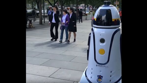 China: Robocop Patrolling Streets of Beijing - Sputnik International