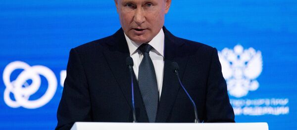 Russian President Vladimir Putin delivers a speech during a session of the Russian Energy Week international forum in Moscow, Russia October 3, 2018 Russian President Vladimir Putin delivers a speech during a session of the Russian Energy Week international forum in Moscow, Russia October 3, 2018 - Sputnik International