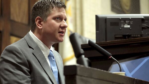 Chicago police Officer Jason Van Dyke takes the stand on Tuesday, Oct. 2, 2018, during his first degree murder trial for the shooting death of Laquan McDonald at the Leighton Criminal Court Building in Chicago. - Sputnik International