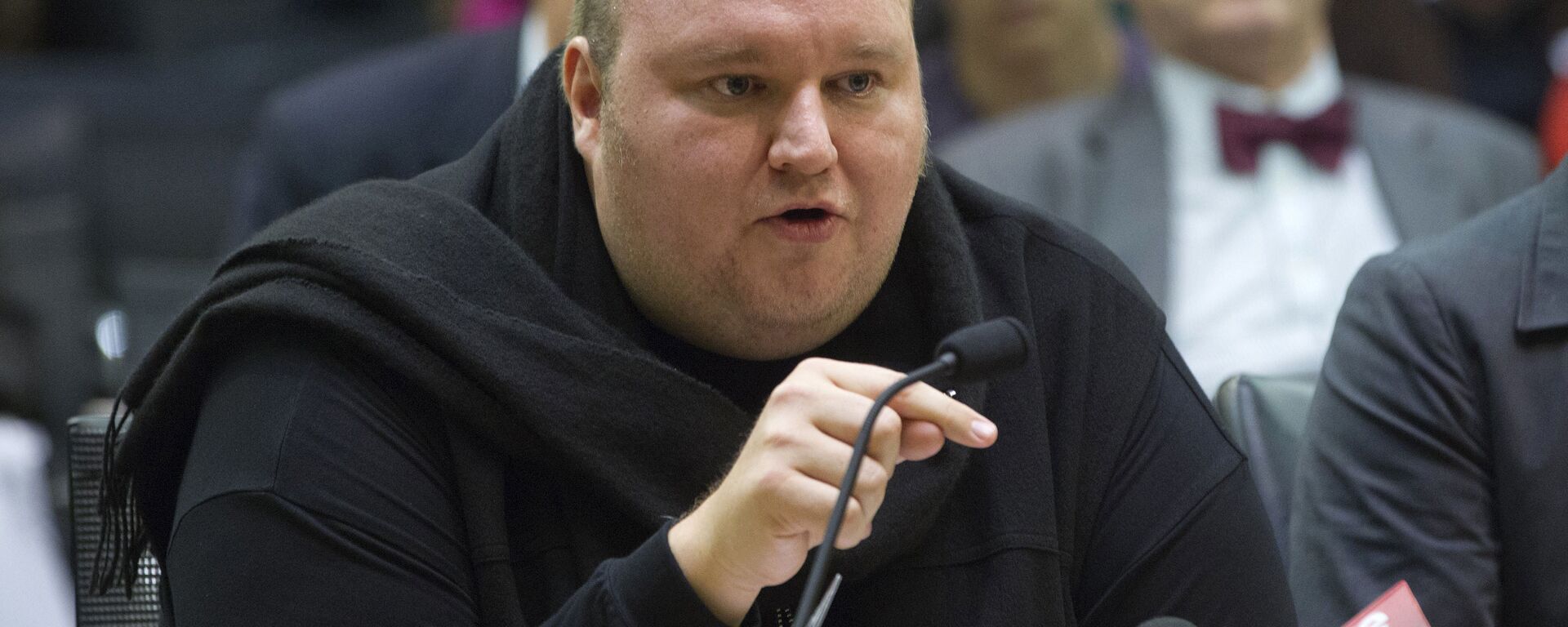 In this Wednesday, July 3, 2013 file photo, Internet entrepreneur Kim Dotcom speaks during the Intelligence and Security select committee hearing at Parliament in Wellington, New Zealand - Sputnik International, 1920, 20.03.2022