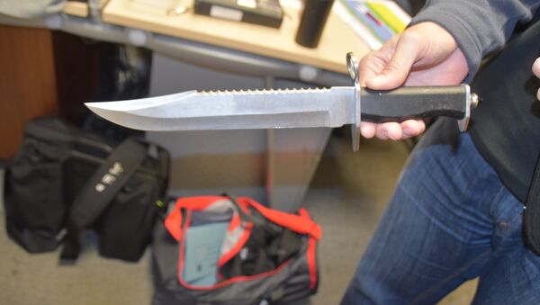 A knife seized by UK police during Operation Ballymore. Thirty five people have been arrested following a series of linked arrest warrants, as part of a long-running operation targeting suspects involved in drug-dealing and violence in Hackney borough. - Sputnik International