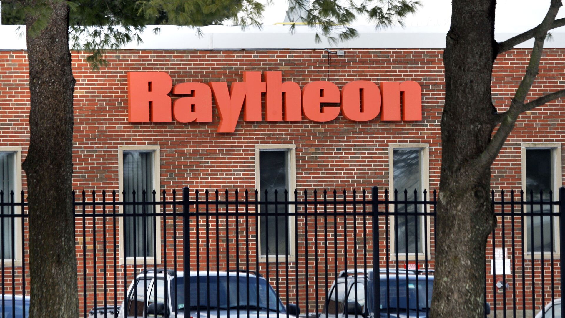 The exterior of Raytheon Co. in Sudbury, Mass. is seen Thursday, Jan. 29, 2009. - Sputnik International, 1920, 08.09.2021
