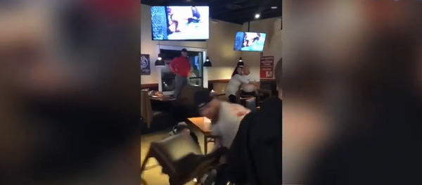 Bar fight breaks out at Massachusetts establishment hosting UFC watch party - Sputnik International