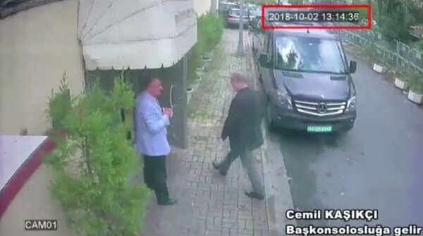A still image taken from CCTV video and obtained by TRT World claims to show Saudi journalist Jamal Khashoggi as he arrives at Saudi Arabia's consulate in Istanbul, Turkey Oct. 2, 2018. - Sputnik International