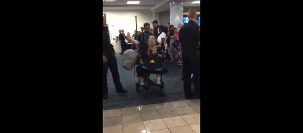 Passenger removed from Frontier Airlines flight for bringing emotional support squirrel onboard - Sputnik International