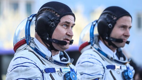 Russian Astronaut Alexey Ovchinin and US Astronaut Nick Hague  Before Start From Baikonur Cosmodrome - Sputnik International