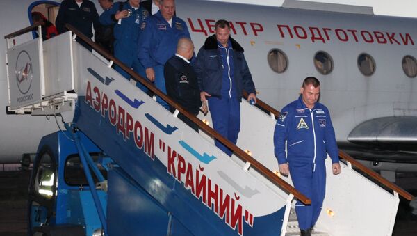 Crew Members of Soyuz Ms-10 Spacecraft at Baikonur Airport - Sputnik International