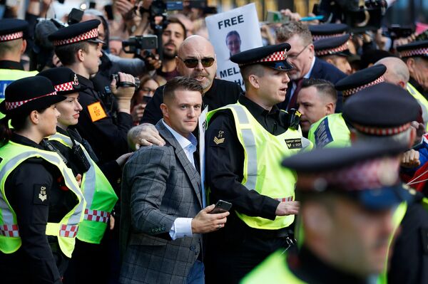 Former English Defence League leader Stephen Yaxley-Lennon, or 'Tommy Robinson', who was jailed for contempt of court in May, arrives at the Old Bailey to attend a hearing, in London, Britain, September 27, 2018. Former English Defence League leader Stephen Yaxley-Lennon, or 'Tommy Robinson', who was jailed for contempt of court in May, arrives at the Old Bailey to attend a hearing, in London, Britain, September 27, 2018. - Sputnik International
