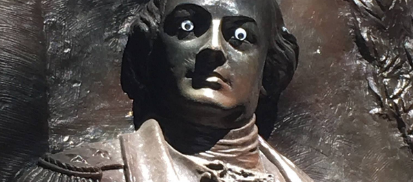 The photo of googly eyes fixed on the statue of Nathanael Greene, a Revolutionary War general - Sputnik International