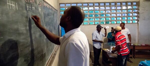 A ballot paper for incumbent Cameroonian President Paul Biya is counted at a polling station in Buea, on October 7, 2018 - Sputnik International