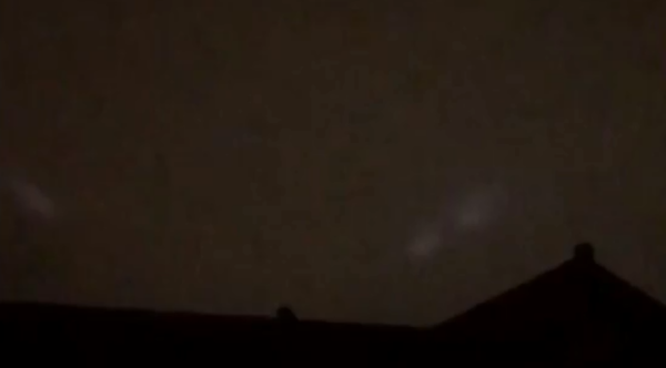 Mysterious white lights spotted over Greater Manchester Mysterious white lights spotted over Greater Manchester - Sputnik International