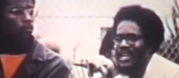 Walter Rodney, at right, speaks to a crowd in San Francisco, California, on African Liberation Day, May 25, 1972 - Sputnik International