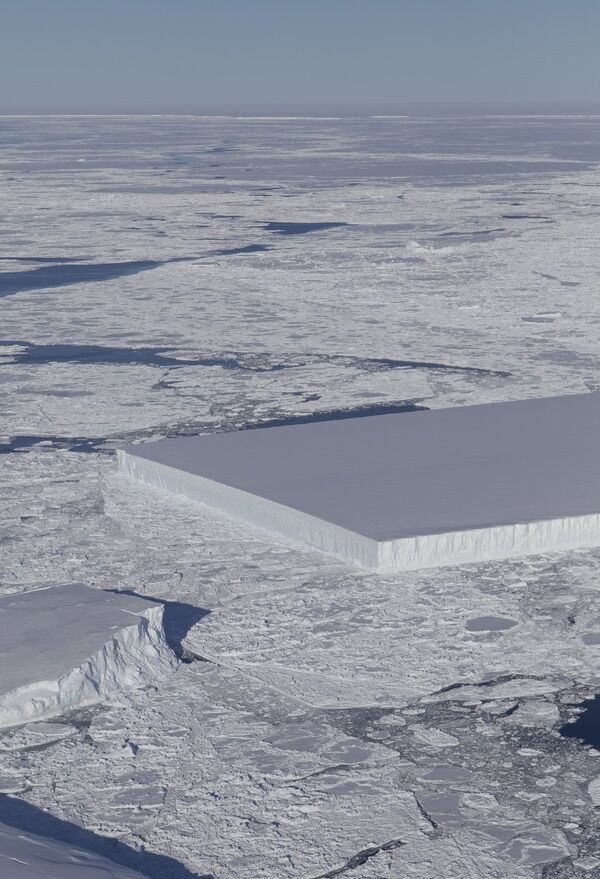 Antarctic iceberg snapped by NASA. Antarctic iceberg snapped by NASA. - Sputnik International