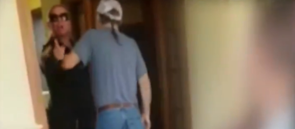 Woman launches verbal attack on restaurantgoers after hearing them speak Spanish Woman launches verbal attack on restaurantgoers after hearing them speak Spanish - Sputnik International