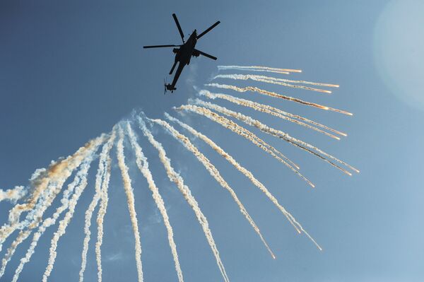 Flying the Friendly Skies: Russia Celebrates Army Aviation Day - Sputnik International