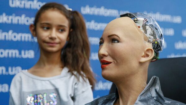 Hanson Robotics’ latest and most advanced robot Sophia attends a news conference after a meeting with young inventors and officials in Kiev, Ukraine October 11, 2018 - Sputnik International