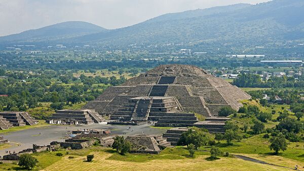 Mexican landscape with Pyramid of the Moon, Teotihuacan - Sputnik International