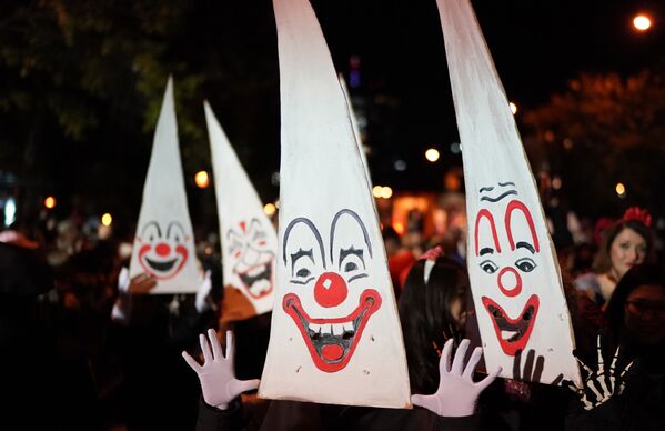 The Ghosts of Halloween Past: A World Tour of Spooky Celebrations - Sputnik International