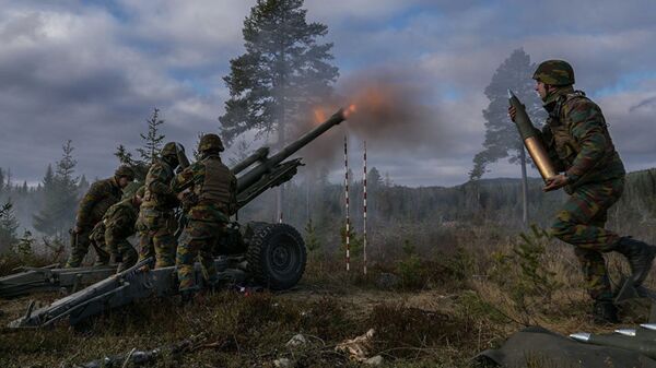 Belgian troops take part in artillery drills as part of Trident Juncture 18. - Sputnik International
