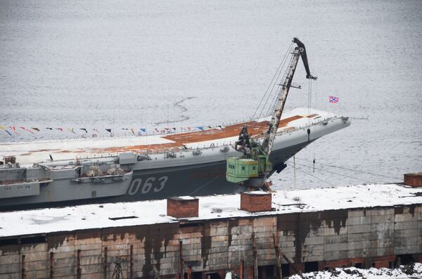 The cruiser Admiral Kuznetsov at ship repair plant The cruiser Admiral Kuznetsov at ship repair plant - Sputnik International