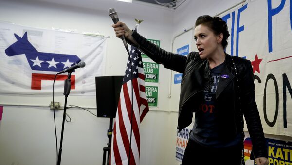 Actress Alyssa Milano speaks at a campaign event for democratic congressional candidate Katie Porter on Tuesday, Nov. 6, 2018, in Tustin, Calif. - Sputnik International