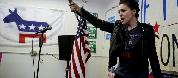 Actress Alyssa Milano speaks at a campaign event for democratic congressional candidate Katie Porter on Tuesday, Nov. 6, 2018, in Tustin, Calif. - Sputnik International