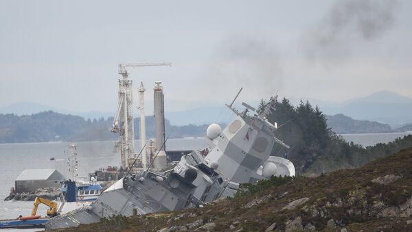 Norwegian frigate KNM Helge Ingstad takes on water after a collision with the tanker Sola TS in Oygarden - Sputnik International