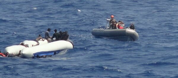 USNS Trenton Mariners participate in Distress Rescue USNS Trenton Mariners participate in Distress Rescue - Sputnik International